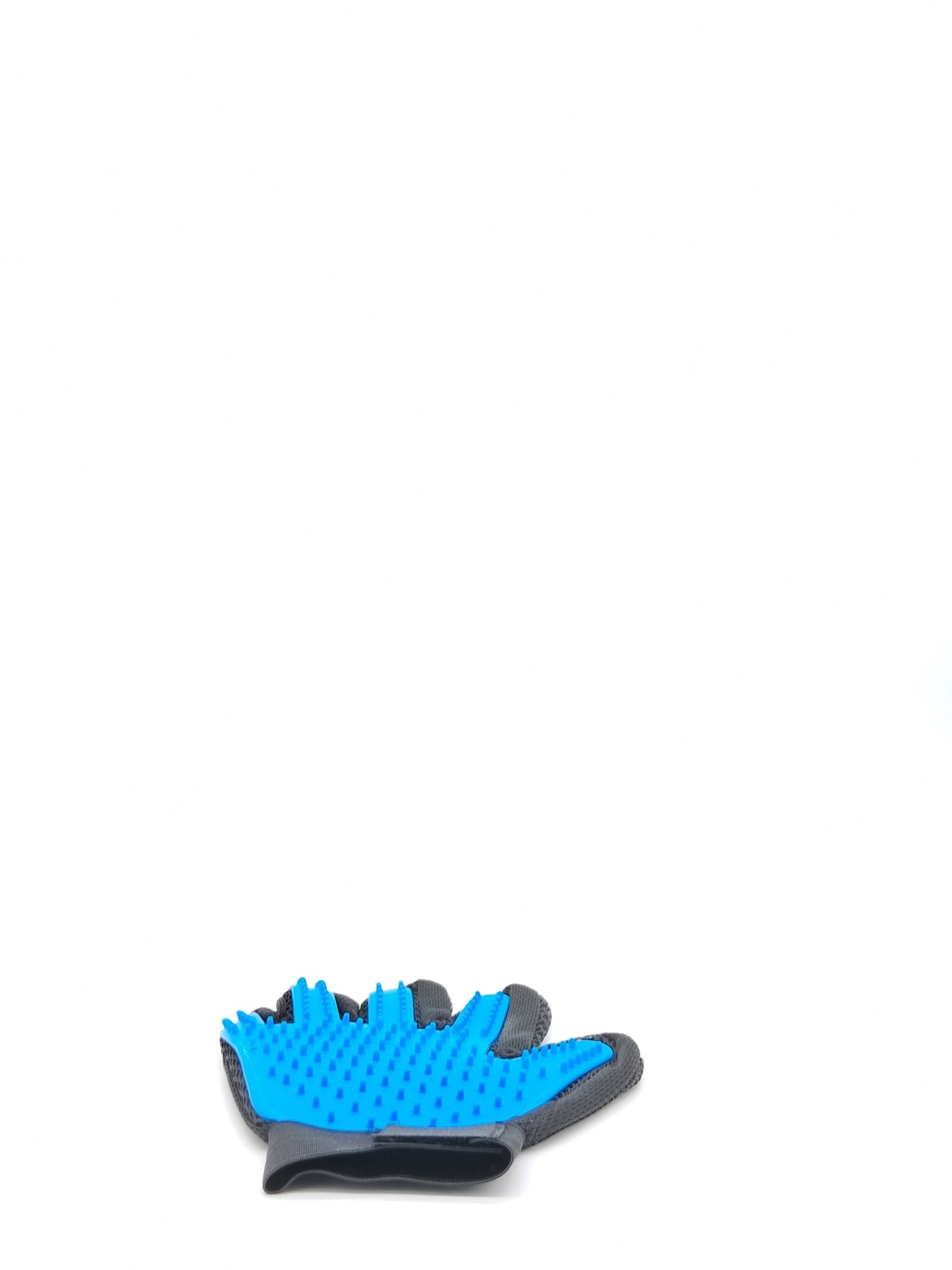Grooming Glove – The Bonding Tool Your Pet Will Actually Love