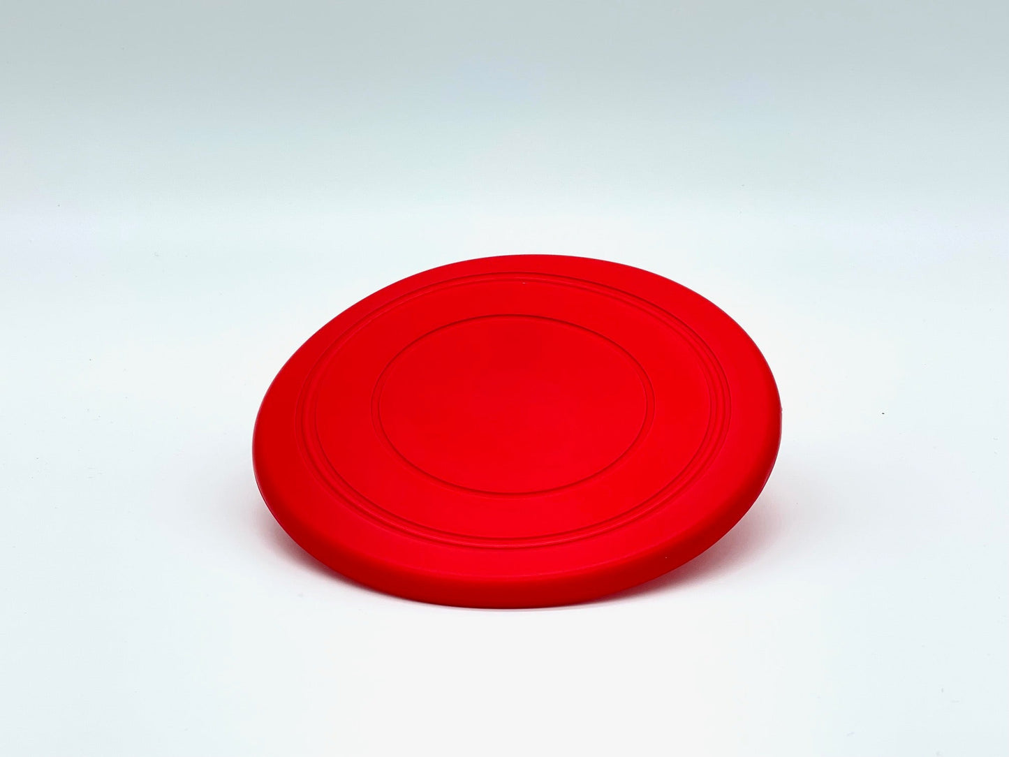 Fetch Me Frisbee – The Ultimate Outdoor Toy for Dogs Who Live to Play