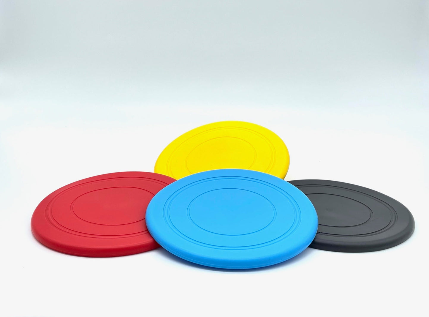 Fetch Me Frisbee – The Ultimate Outdoor Toy for Dogs Who Live to Play